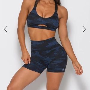 Bombshell Sportswear fit camo shorts - small